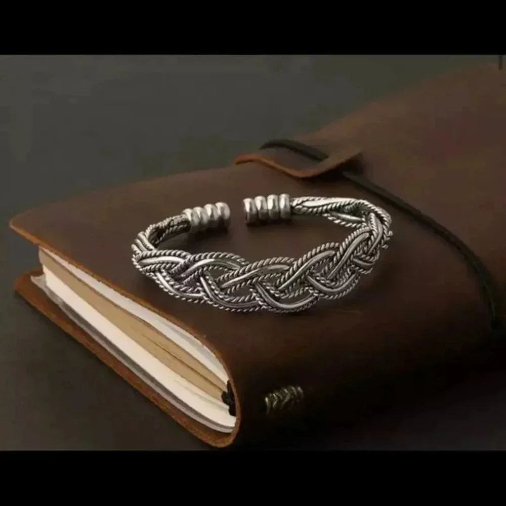 Beautiful Bracelet Creative Hollow Twist Design Open Bangles Party Jewelry NEW